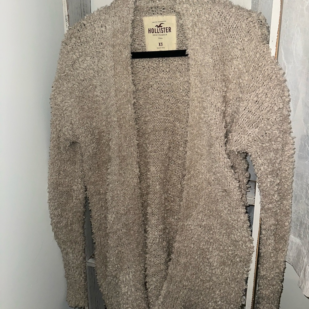 Hollister Women's Cream Sweater